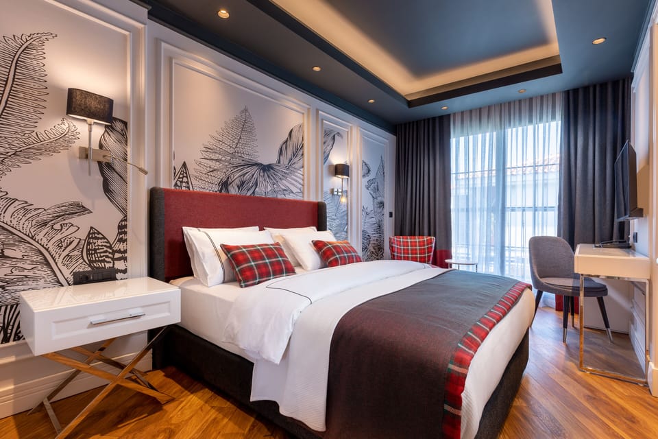 Superior Double Room | In-room safe, desk, laptop workspace, soundproofing
