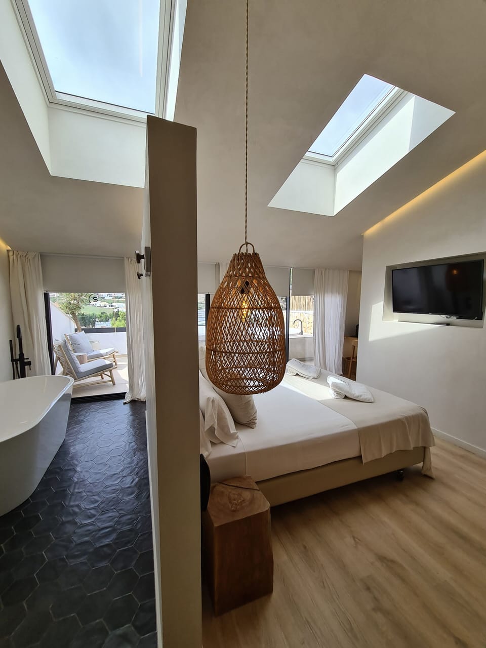 Premium Double Room | In-room safe, blackout drapes, soundproofing, WiFi (free)