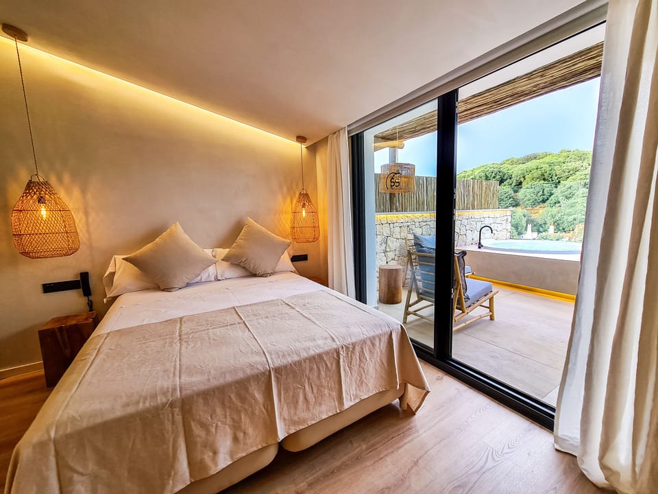 Superior Double Room, Hot Tub | In-room safe, blackout drapes, soundproofing, WiFi (free)