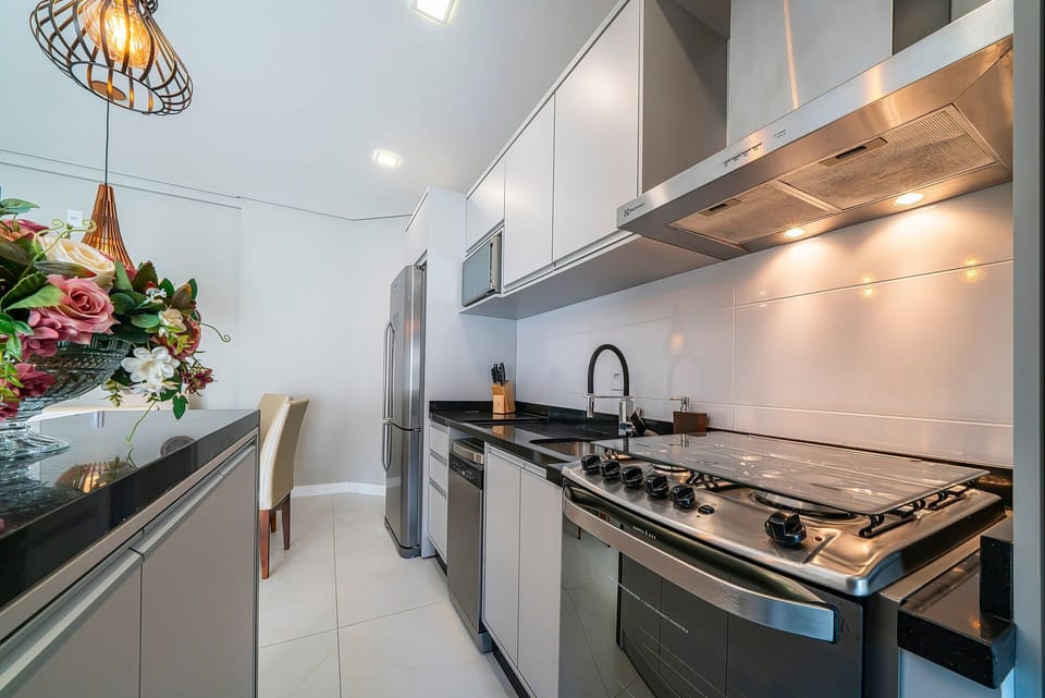 Room | Private kitchen | Fridge, microwave, blender, cookware/dishes/utensils