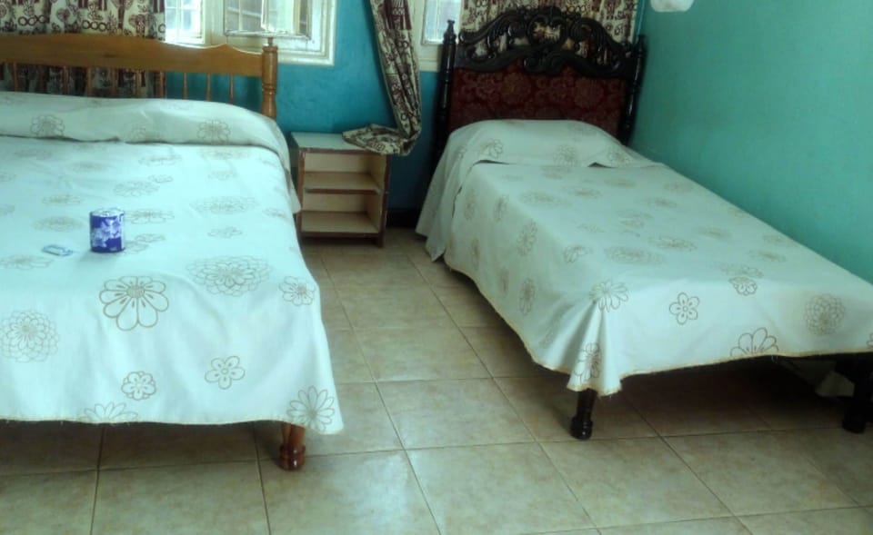 Standard Room | Bed sheets