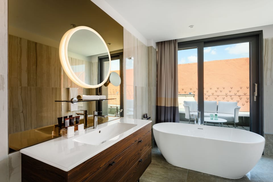 Executive with terrace | Bathroom | Free toiletries, hair dryer, towels, soap