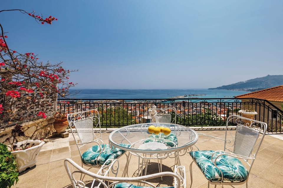 Comfort Villa | Terrace/patio