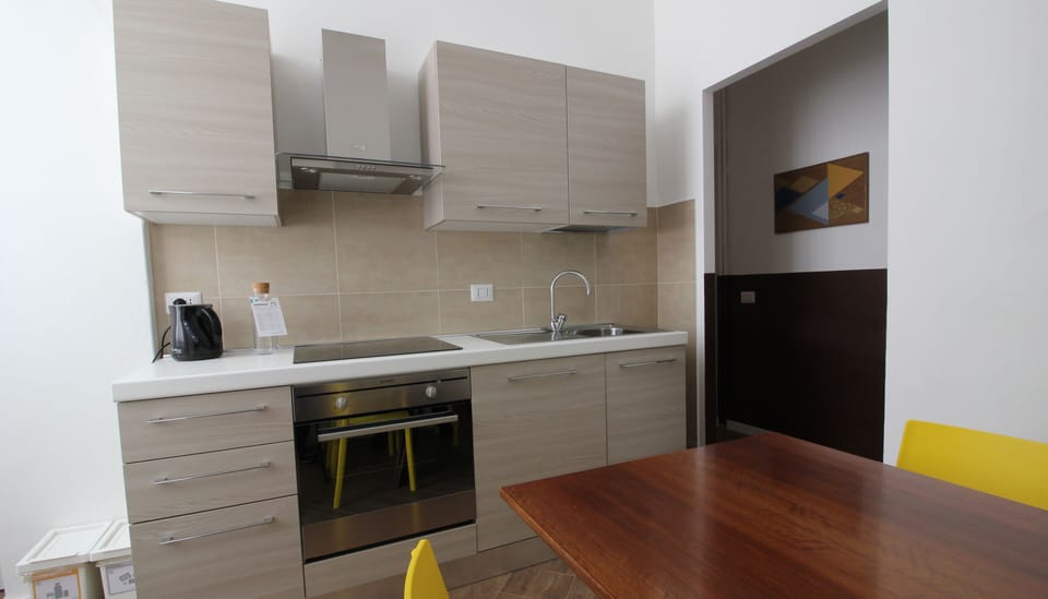 House | 2 bedrooms, iron/ironing board, WiFi