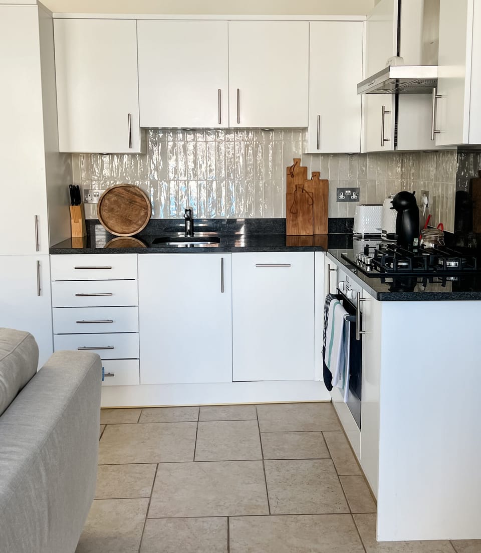 House, Private Bathroom (Windsor Town Centre) | Shared kitchen