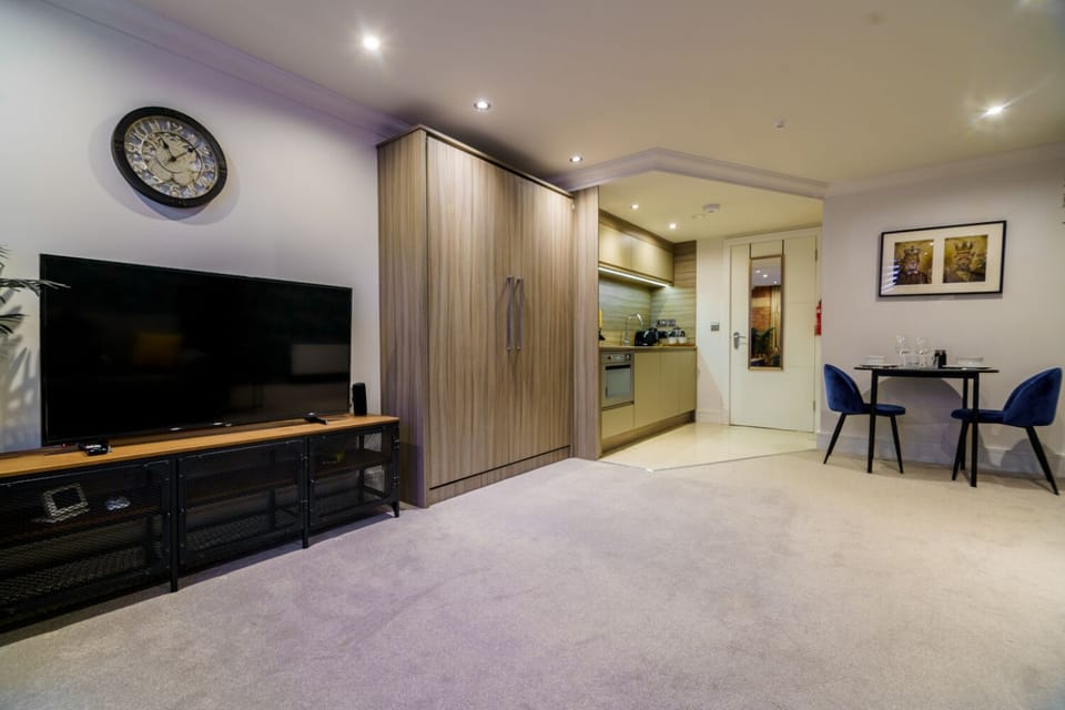 Luxury Apartment, Ensuite, River View | 1 bedroom
