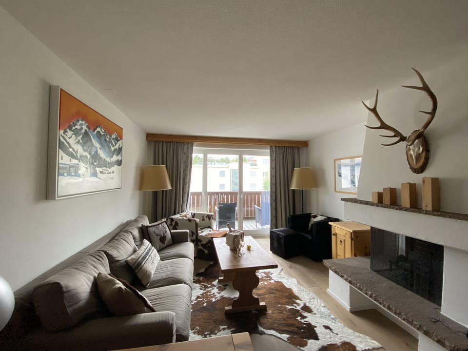 Grand Suite | Living area | Flat-screen TV