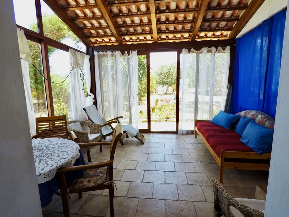 Superior Suite, Ensuite, Garden View | Lounge