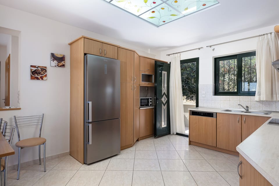 Villa, 3 Bedrooms with Shared Pool | Private kitchen | Fridge, oven, stovetop, coffee/tea maker