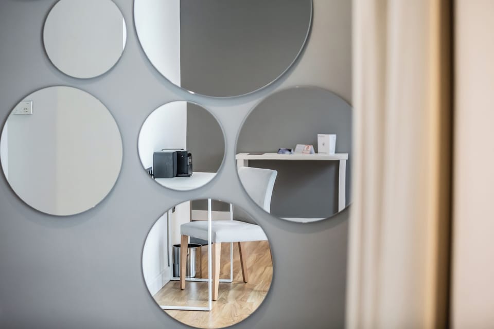 Junior Suite | Egyptian cotton sheets, premium bedding, minibar, in-room safe