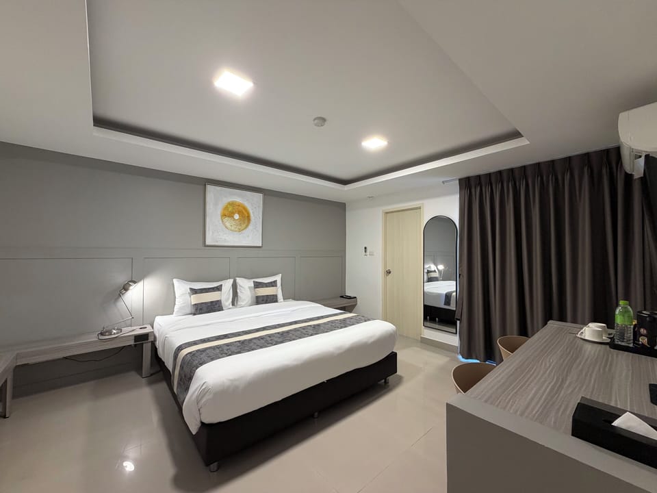 Family Suite  | Minibar, desk, laptop workspace, free WiFi