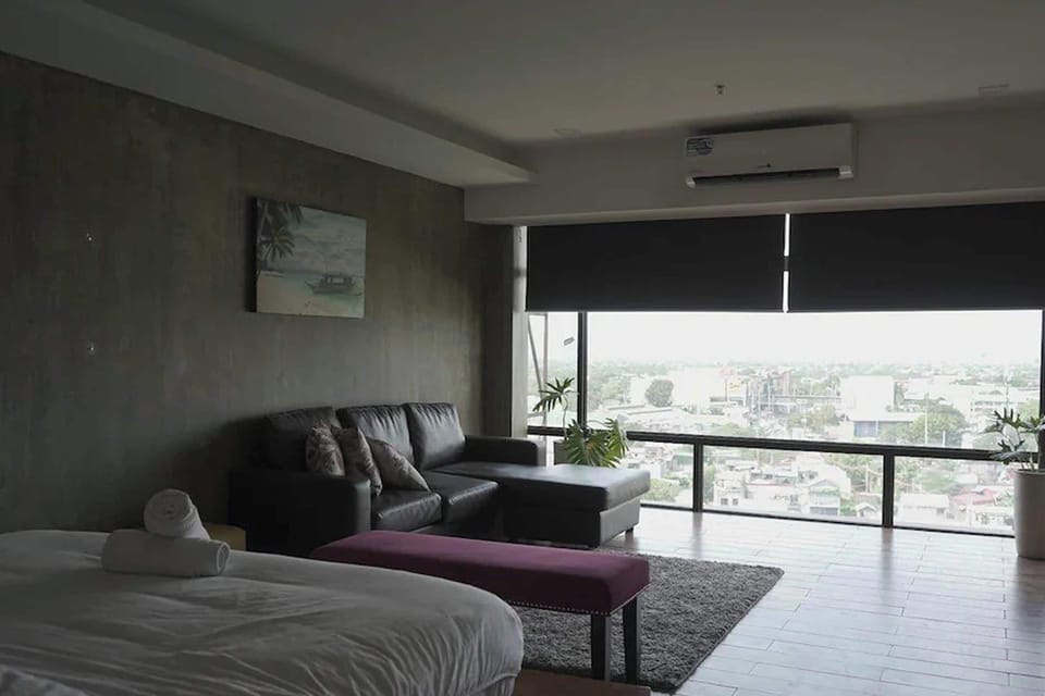 Suite | Minibar, desk, free WiFi, bed sheets