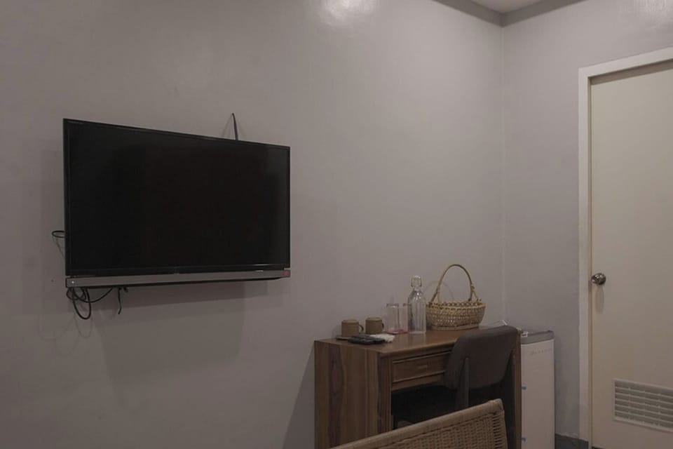 Deluxe Double Room | Minibar, desk, free WiFi, bed sheets