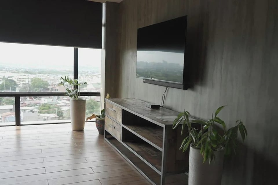 Suite | Minibar, desk, free WiFi, bed sheets