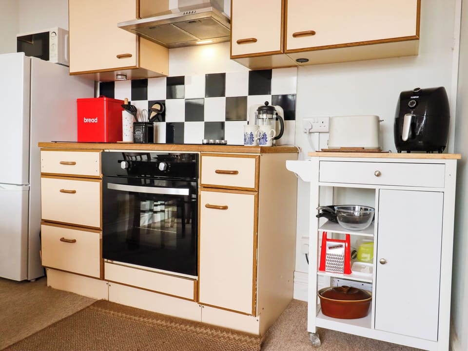 Fridge, microwave, dishwasher, electric kettle