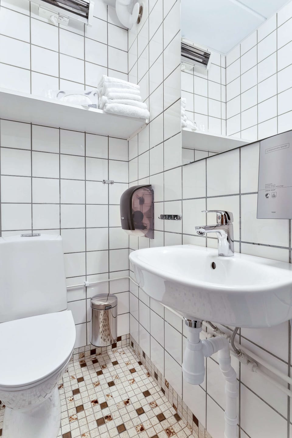 Shower, towels