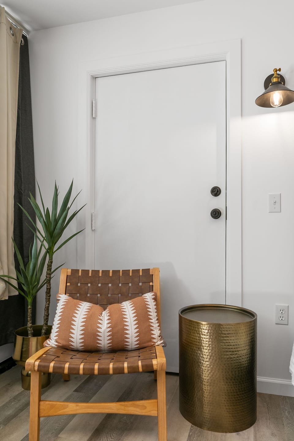 Signature Room, 1 King Bed | Desk, soundproofing, free WiFi, bed sheets