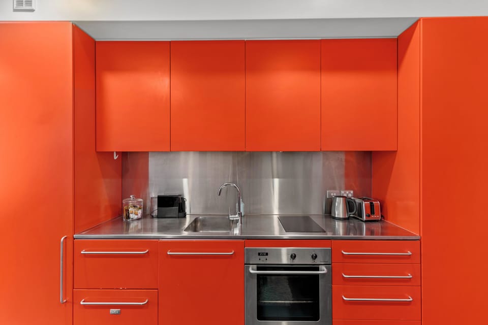 Apartment | Private kitchen | Fridge, oven, stovetop, coffee/tea maker
