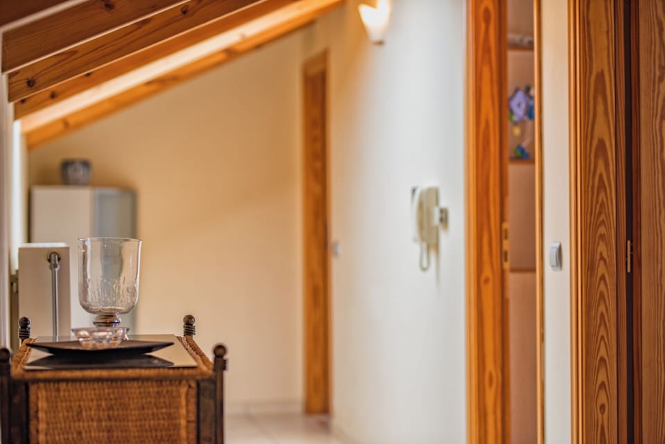 Apartment, 3 Bedrooms, Smoking, Balcony | Interior