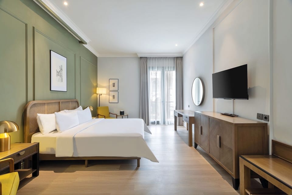 Suite | Minibar, desk, free WiFi, bed sheets
