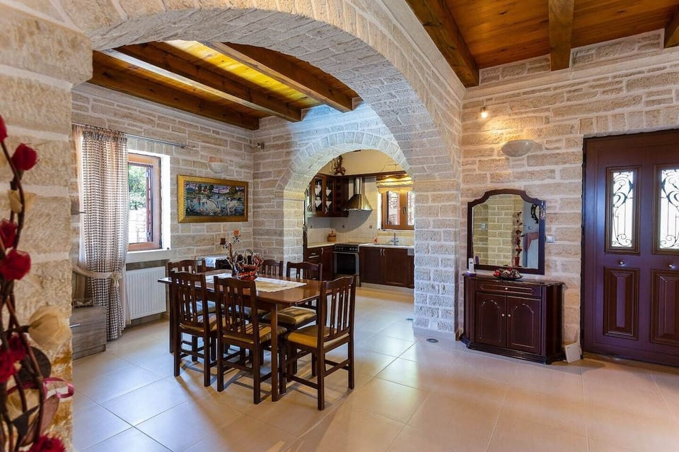 Villa, 5 Bedrooms, Non Smoking, Private Pool | Dining room