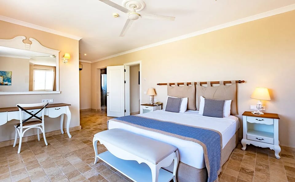Minibar, soundproofing, free WiFi, bed sheets