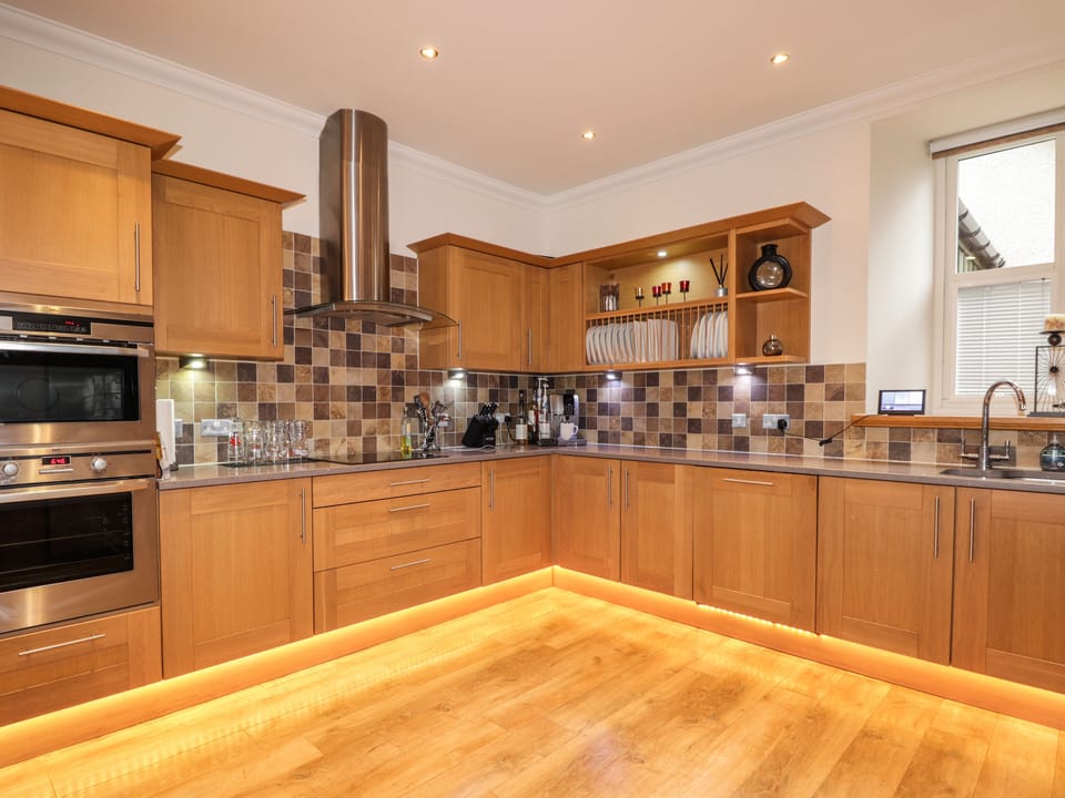 Cottage | Private kitchen | Fridge, dishwasher, electric kettle, toaster