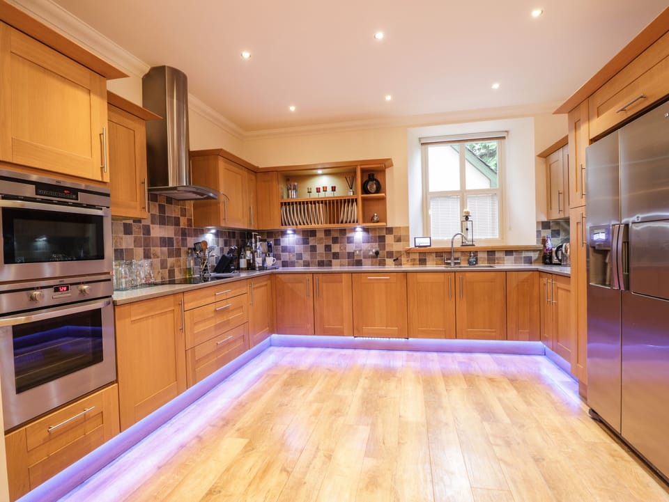 Cottage | Private kitchen | Fridge, dishwasher, electric kettle, toaster