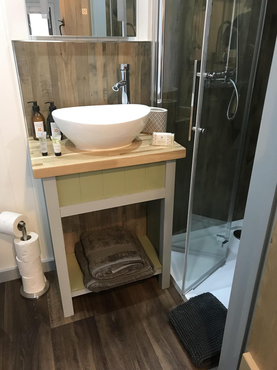 Wyncliffe Hideaway Cabin in Saint Davids