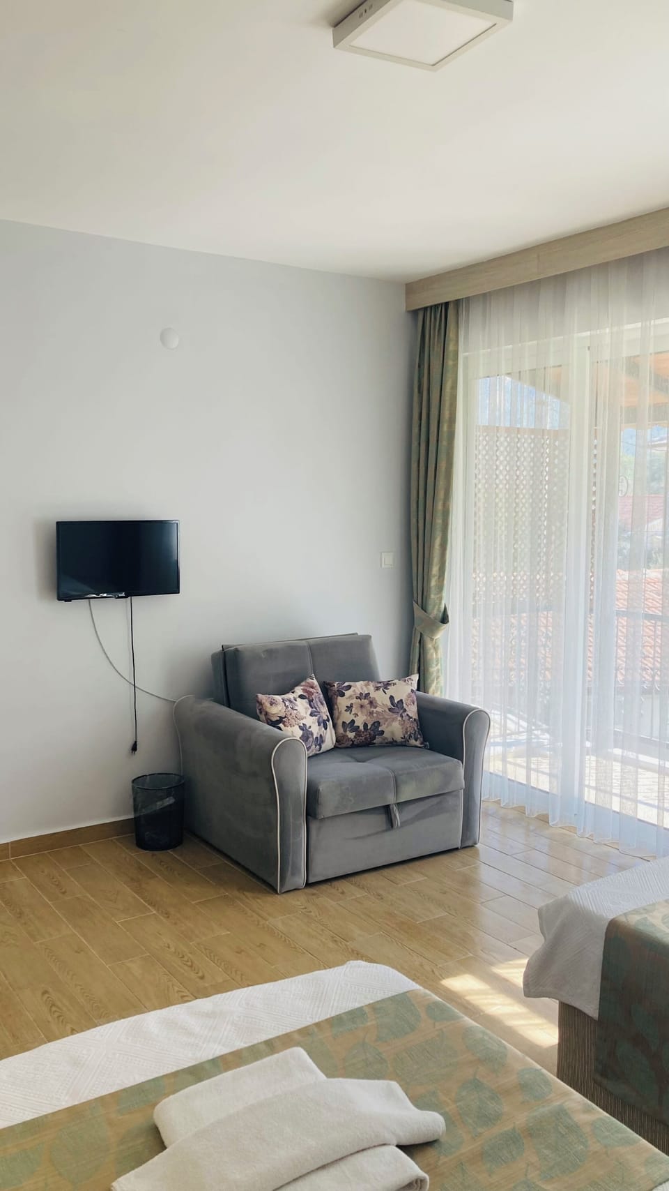 Standard Double or Twin Room | Minibar, soundproofing, WiFi (free), bed sheets