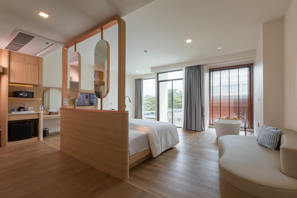 Junior Suite | Premium bedding, pillowtop beds, minibar, in-room safe