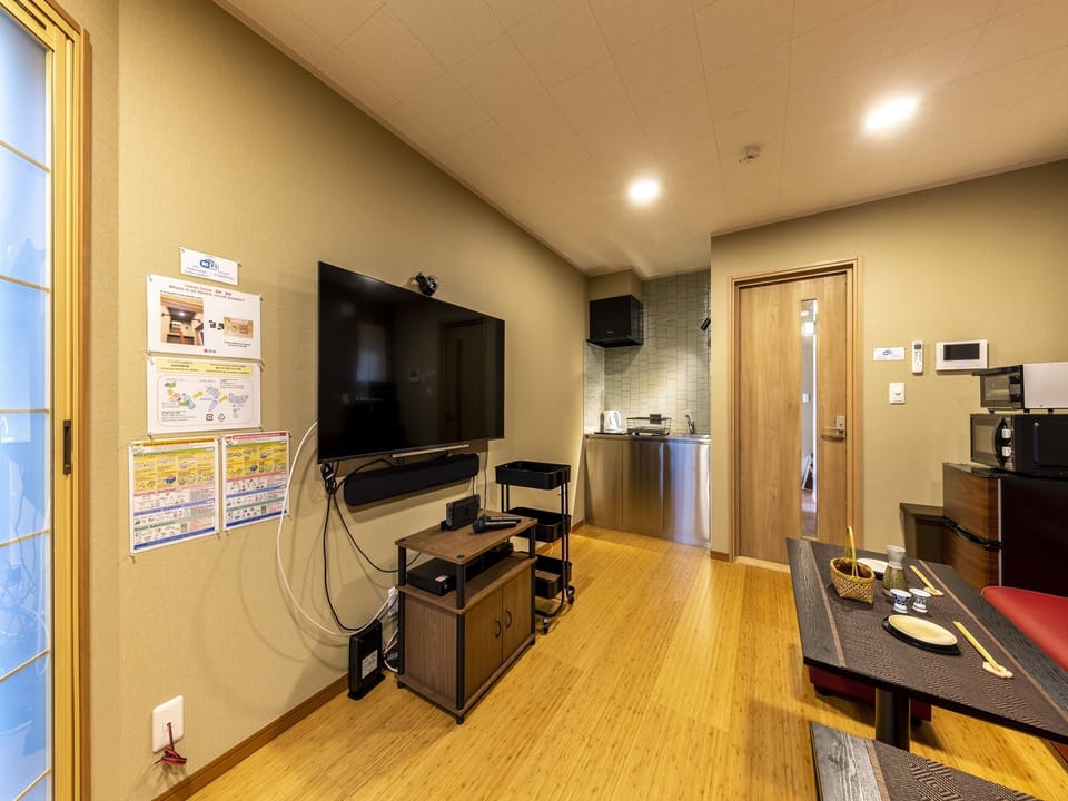 Design House | 2 bedrooms, desk, WiFi (free), bed sheets