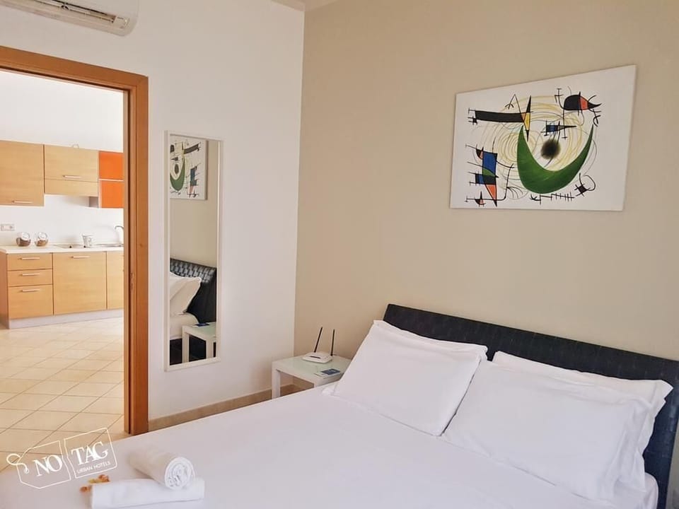 1 bedroom, minibar, blackout drapes, soundproofing