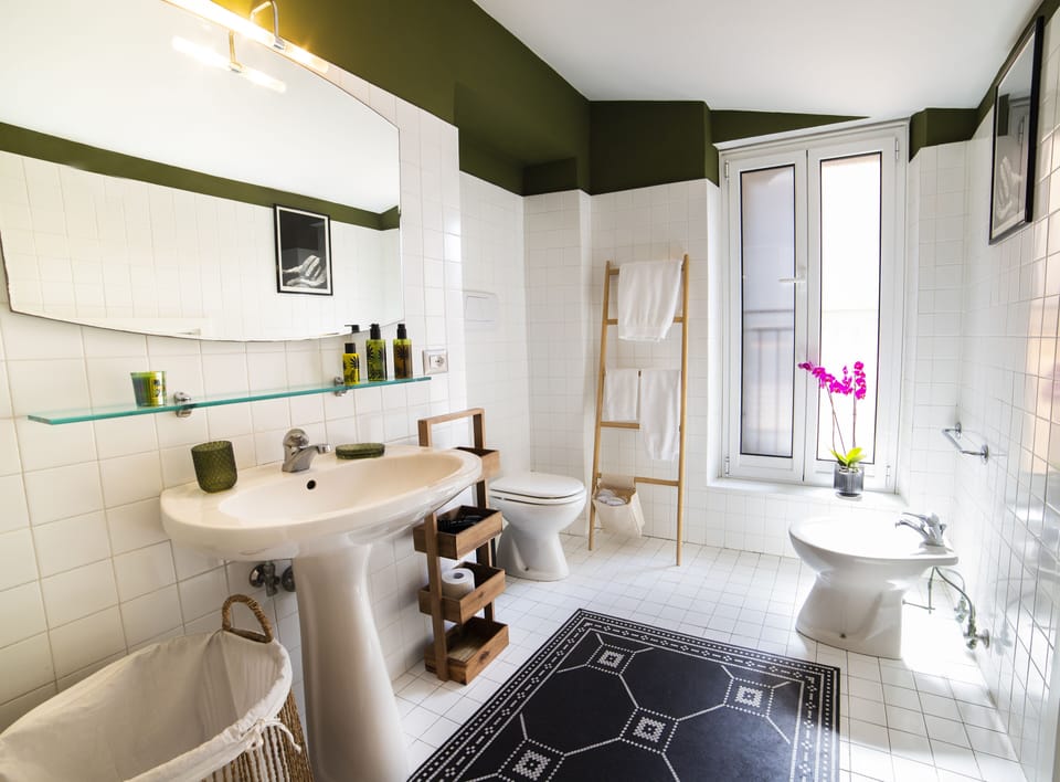Superior Condo | Bathroom | Free toiletries, hair dryer, slippers, bidet