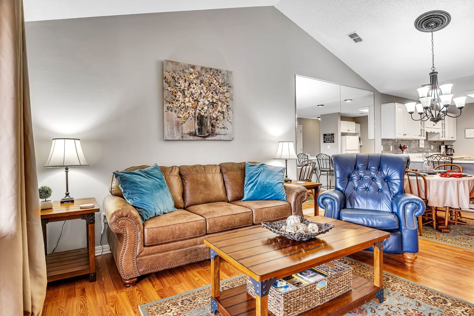 Condo, 2 Bedrooms | Living area | Smart TV