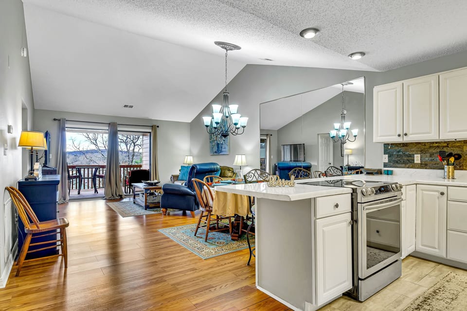 Condo, 2 Bedrooms | Private kitchen | Fridge, oven, coffee/tea maker, toaster
