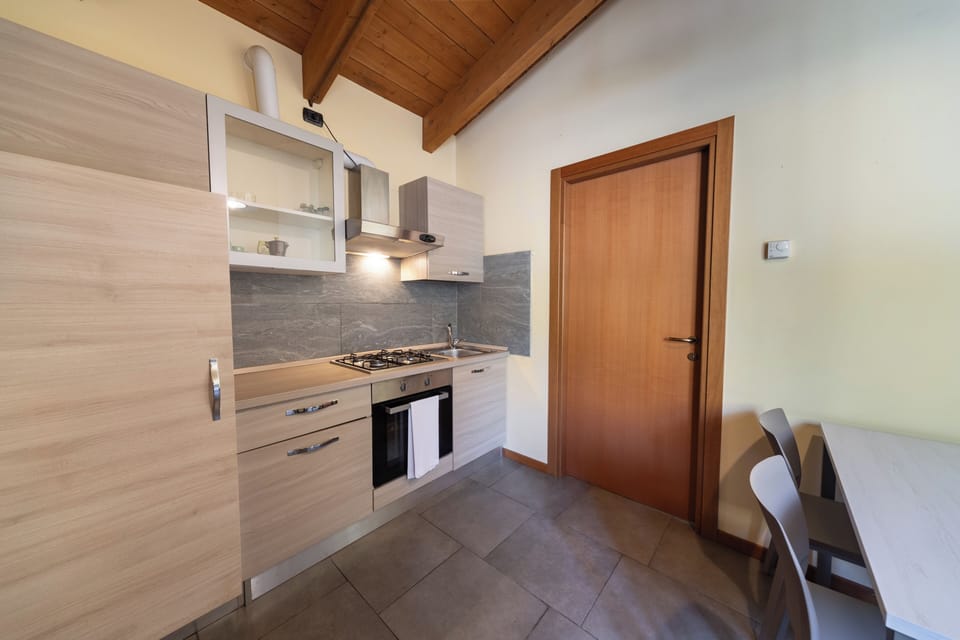 Bungalow, 1 Bedroom, Kitchenette | Private kitchen | Fridge, oven