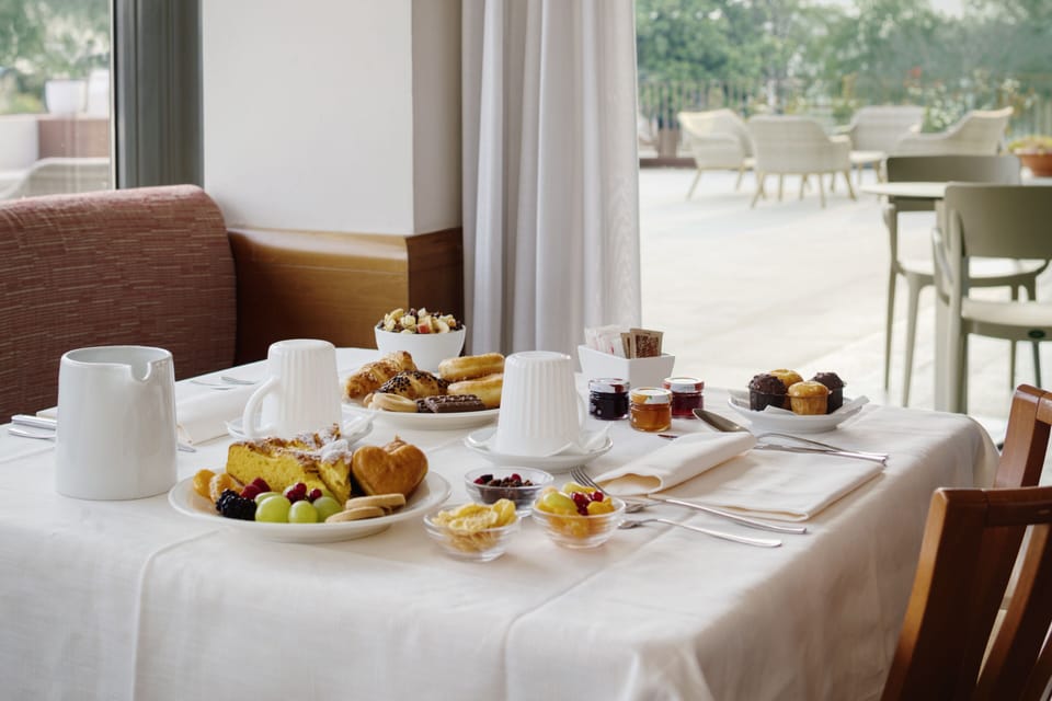 Daily buffet breakfast for a fee