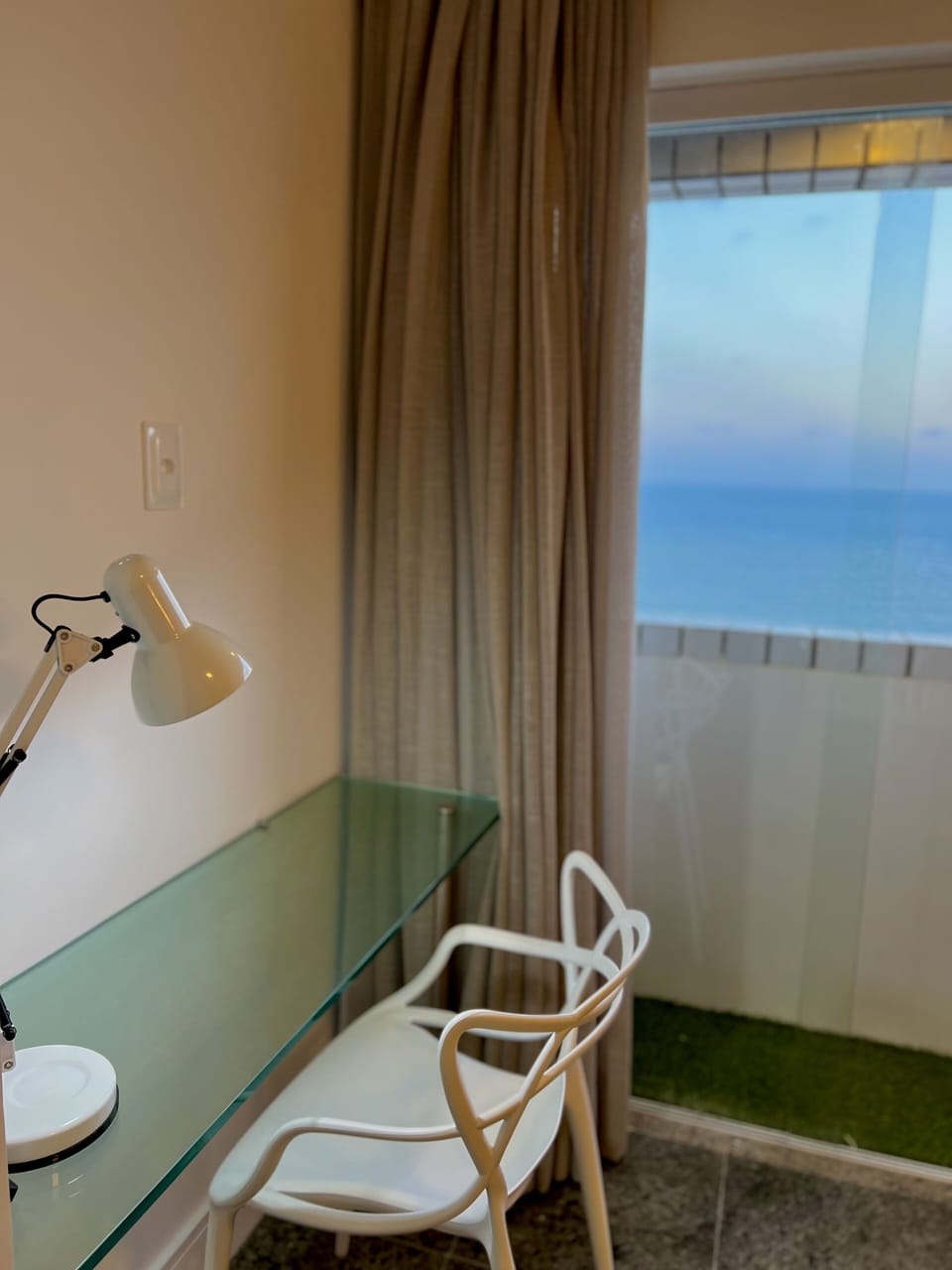 Panoramic Penthouse | Desk, laptop workspace, free WiFi, bed sheets