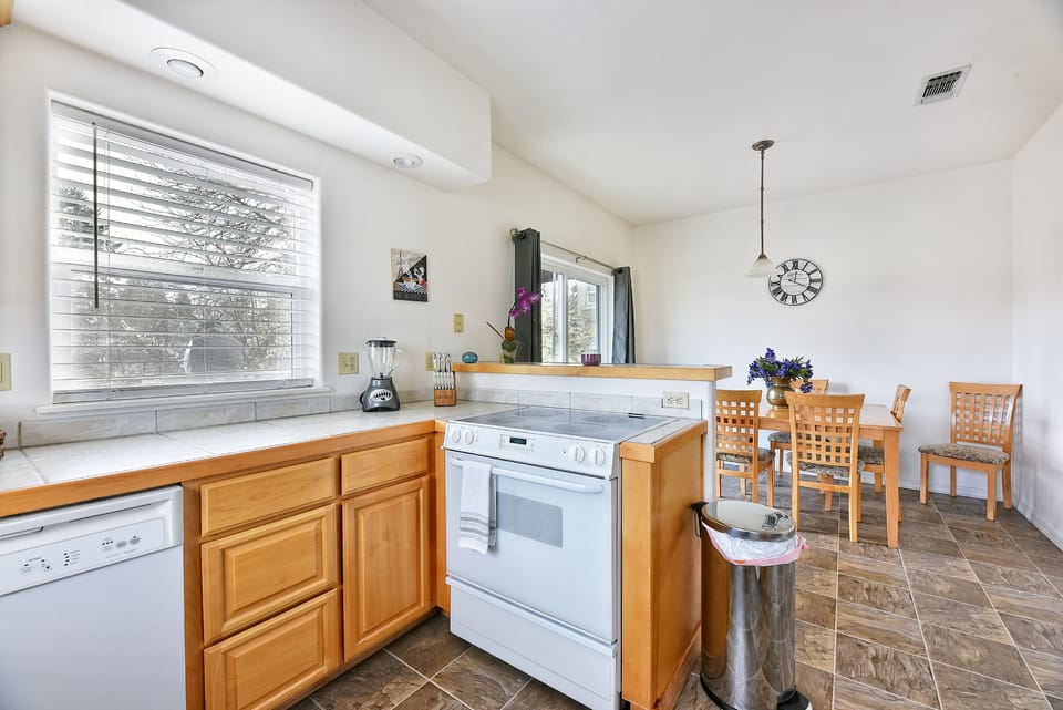 Duplex, Private Bathroom, Mountain View (232) | Shared kitchen
