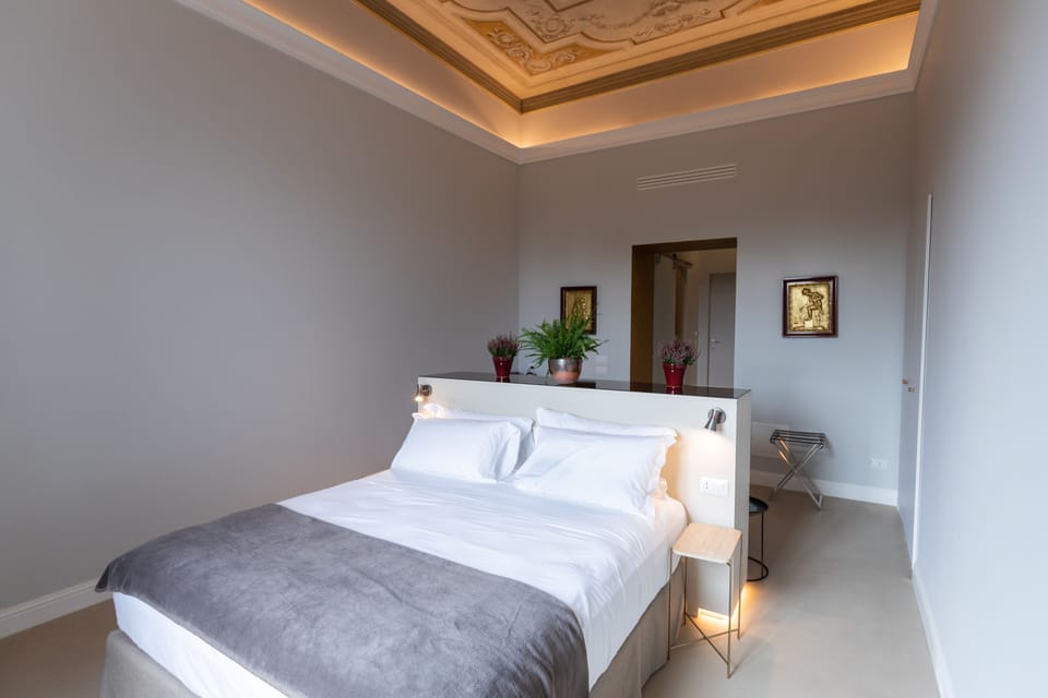 Grand Room | Egyptian cotton sheets, premium bedding, down comforters, pillowtop beds
