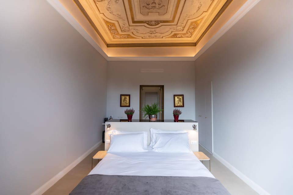 Grand Room | Egyptian cotton sheets, premium bedding, down comforters, pillowtop beds