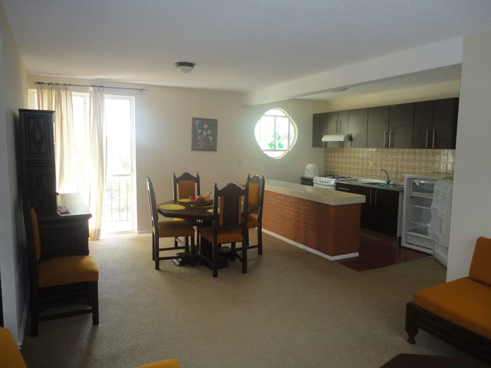 Villa (Junior) | Shared kitchen | Fridge, stovetop, cookware/dishes/utensils