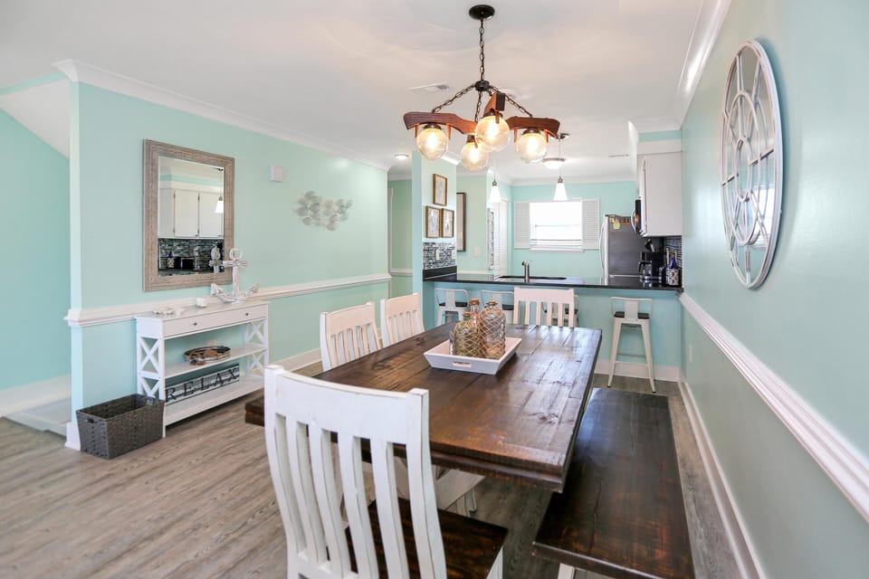 House, Multiple Beds (Edgewater Retreat) | Dining