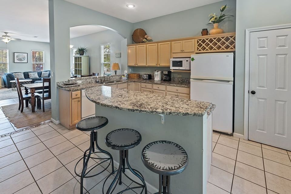House, 3 Bedrooms, Balcony, Beachside | Private kitchen