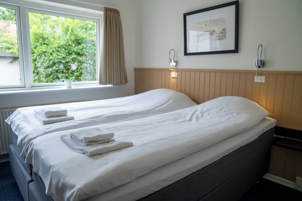 Double Room | Desk, laptop workspace, free WiFi, bed sheets