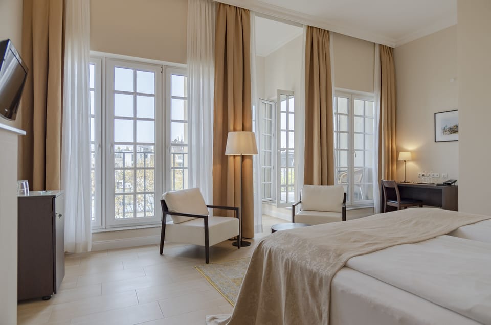Superior Double Room, Garden View | Premium bedding, minibar, in-room safe, desk