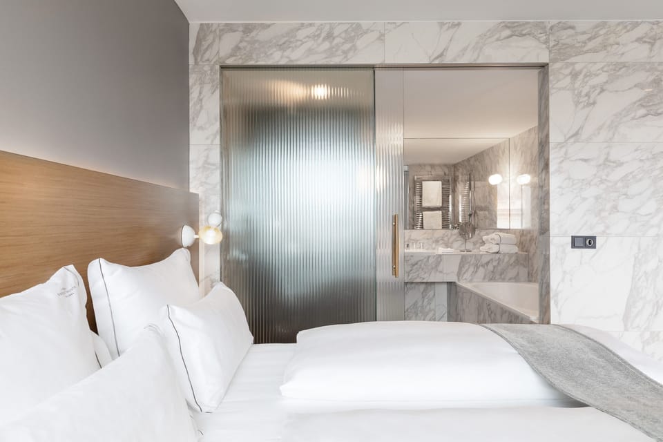 Deluxe Room (Opera View) | Egyptian cotton sheets, premium bedding, down comforters