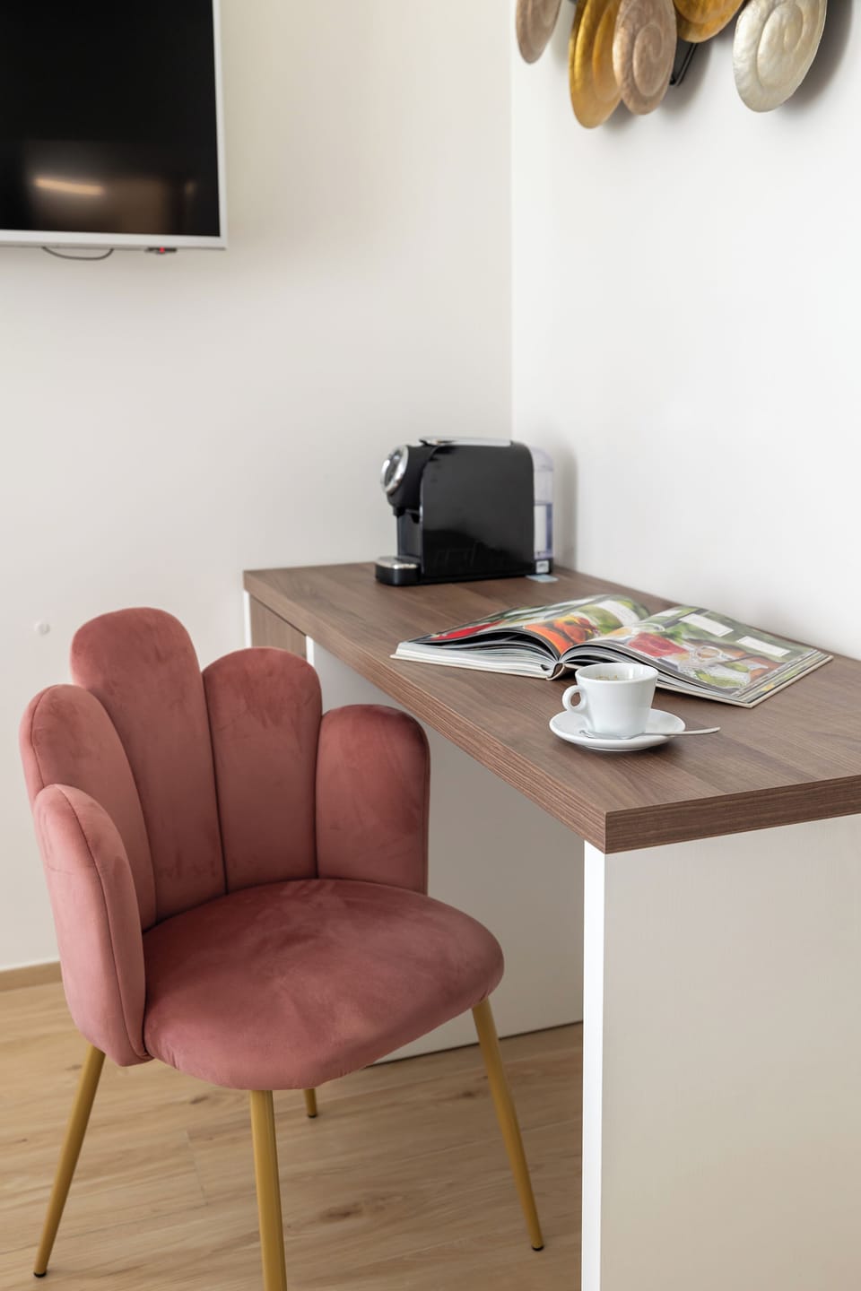 Deluxe Room, Balcony, City View | Frette Italian sheets, premium bedding, down comforters