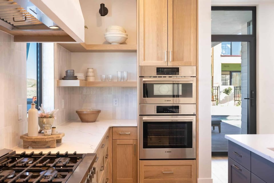 House, 5 Bedrooms | Private kitchen | Fridge, oven, coffee/tea maker, toaster